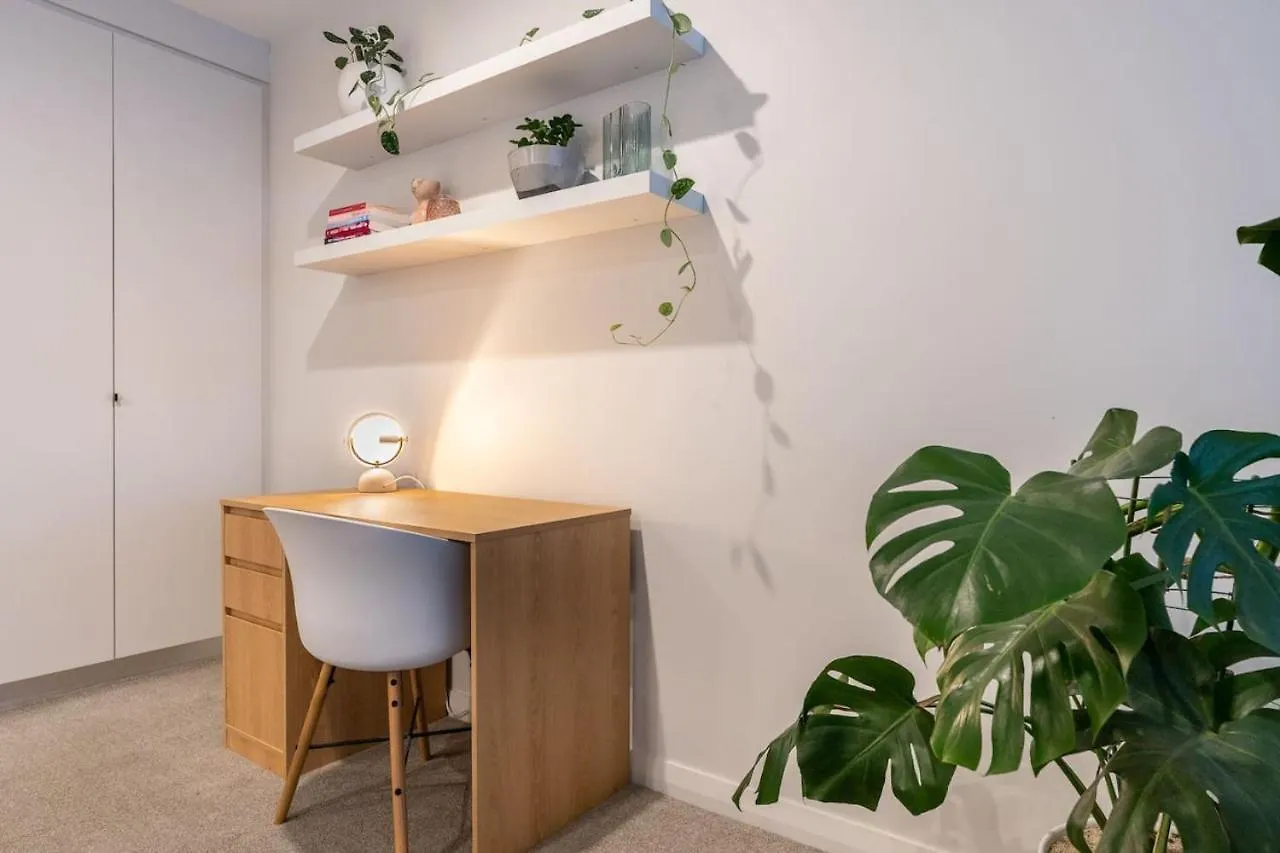 Modish Apartment Near Parliamentary Triangle Kingston Australia