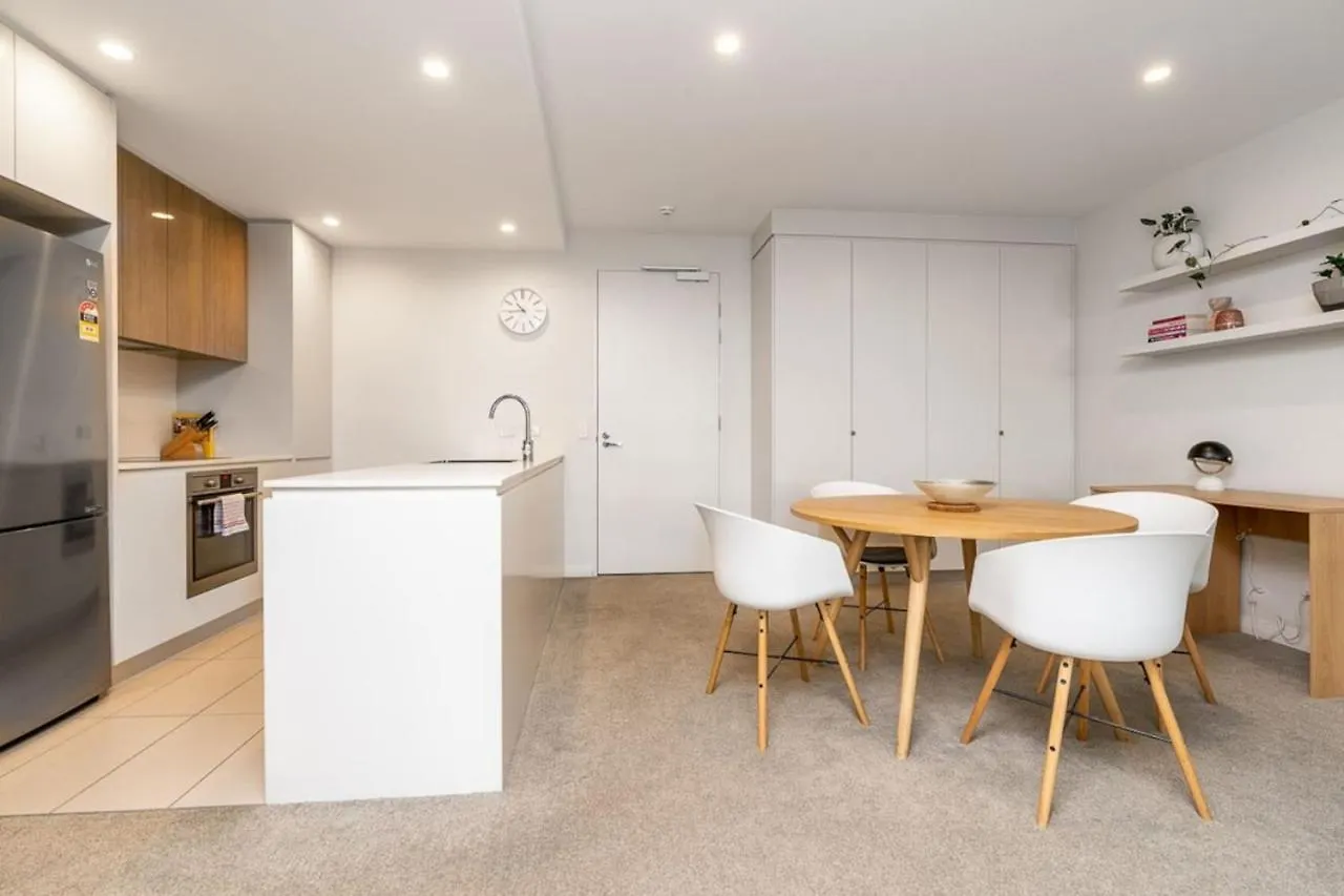 Modish Apartment Near Parliamentary Triangle Kingston