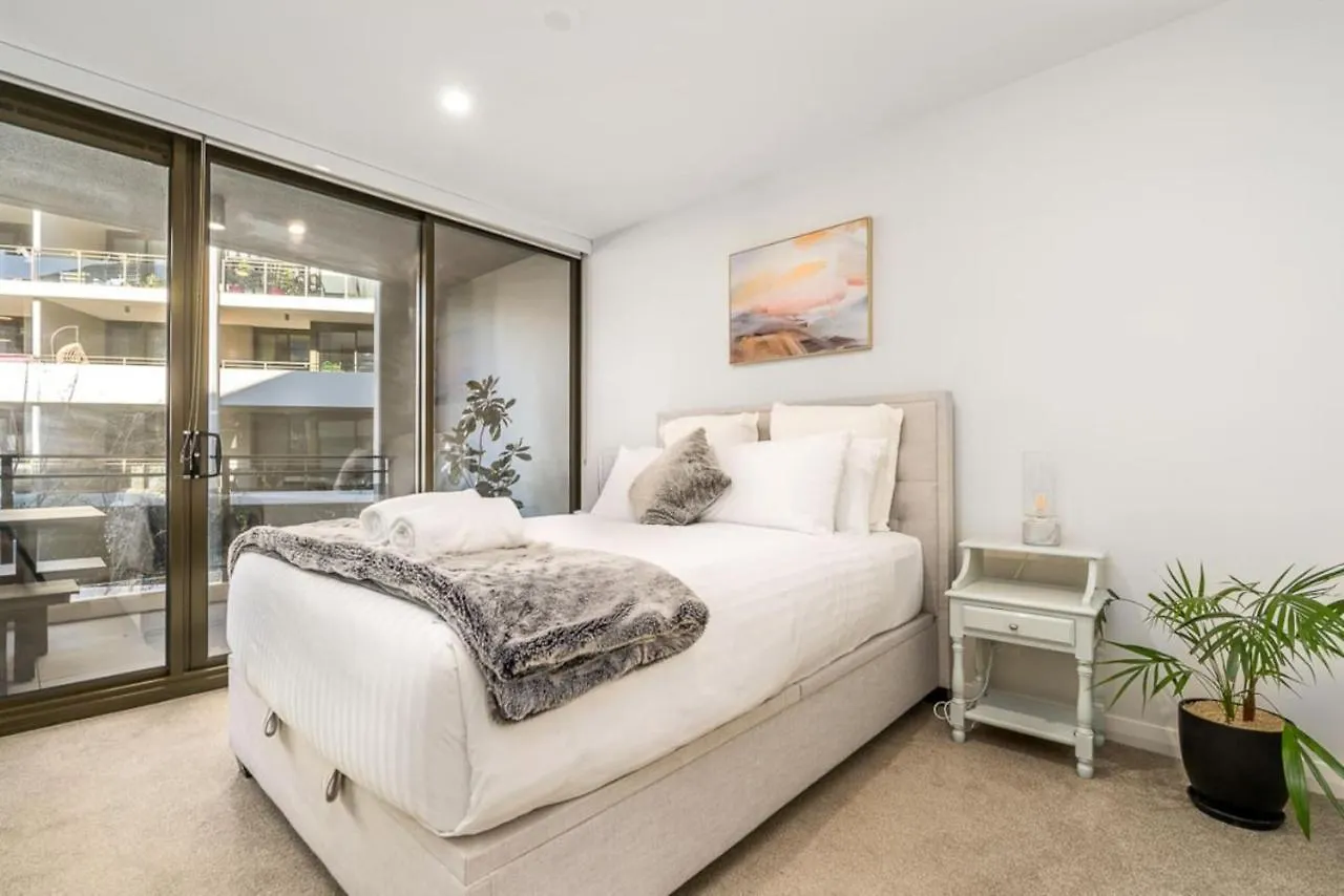 Modish Apartment Near Parliamentary Triangle Kingston
